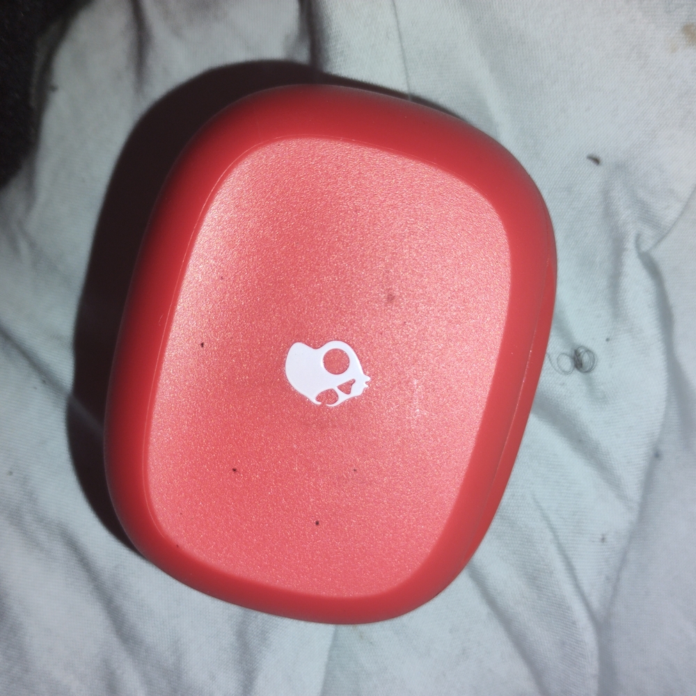 Skullcandy Vibrant Red Earbuds Case